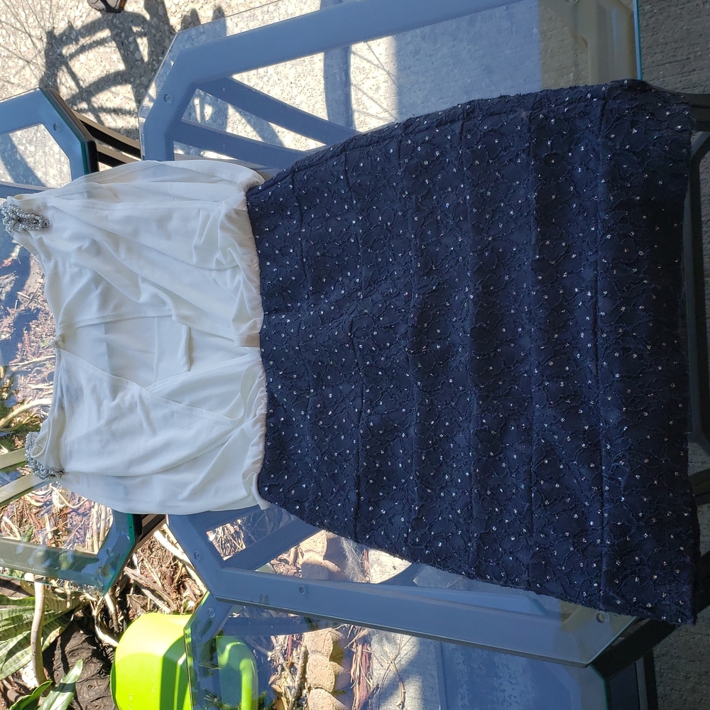 Dress - Picture 2 of 2